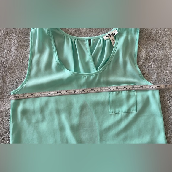 ALI & KRIS Mint Green Crisscross Back Blouse - Small - Picture 6 of 8